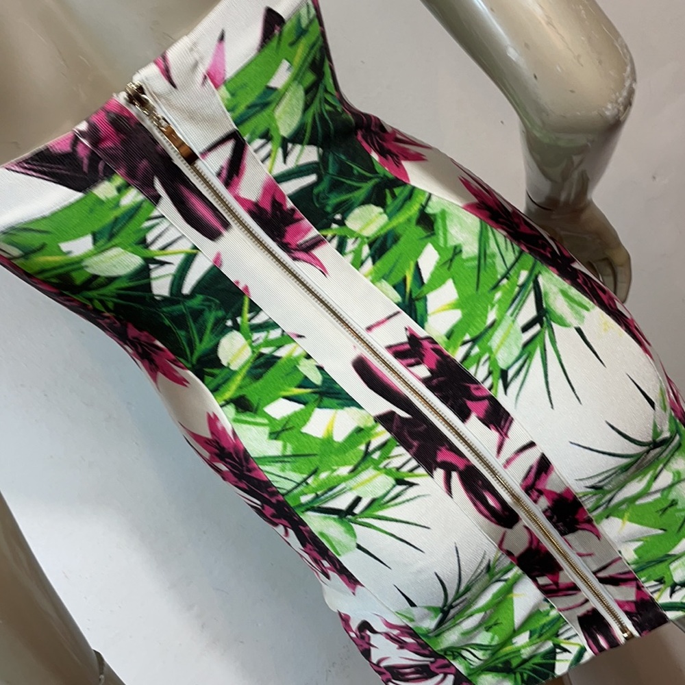 VINTAGE BANDAGE DRESS - Picture 6 of 7